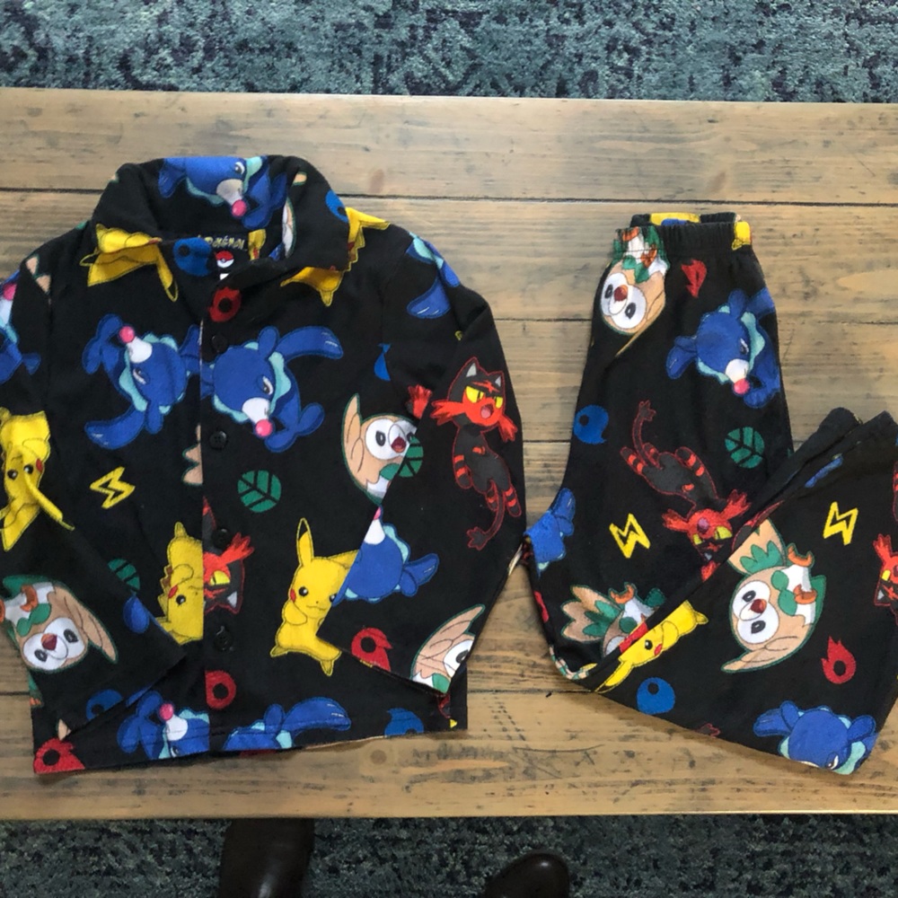 Pokémon boys pajamas size 5